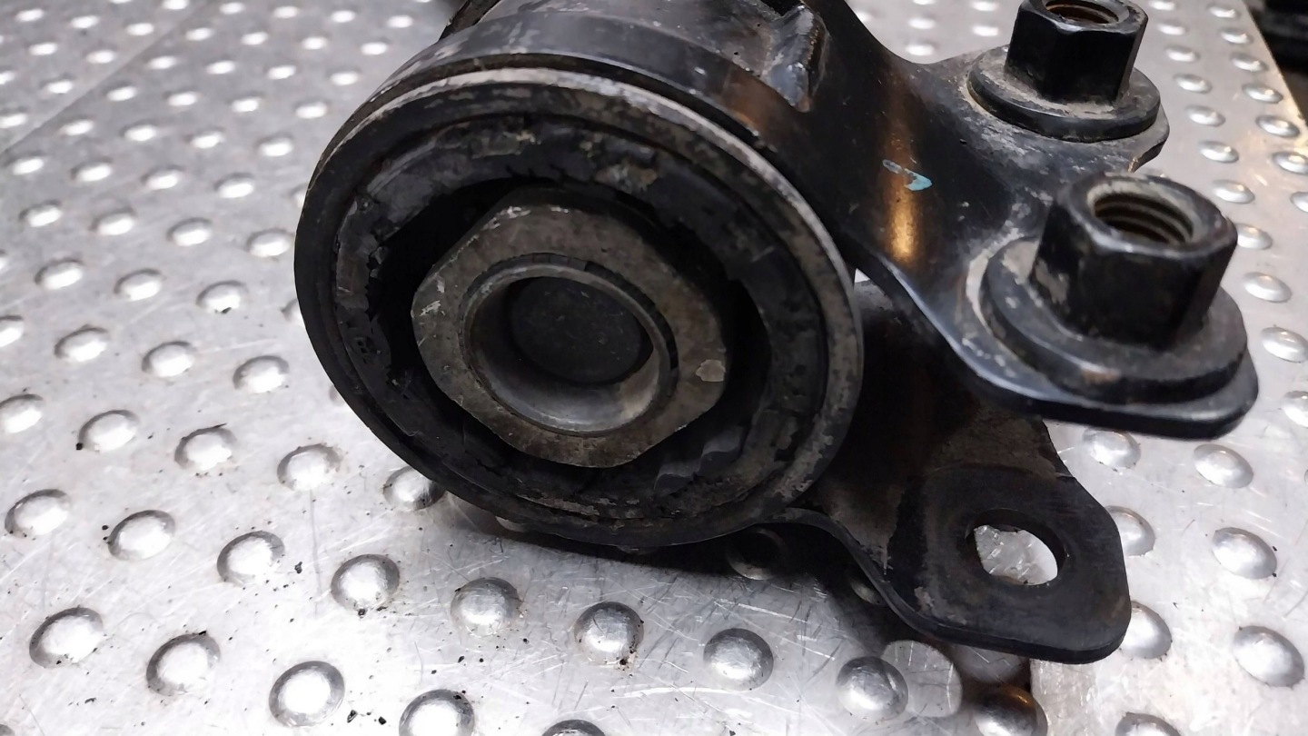 arm left front 3M51-3A424-EM FORD FOCUS MK2 C MAX MK1 VOLVO C30 S40 V50