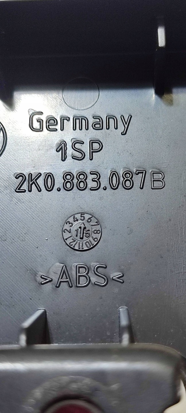Blende Abdeckung szyny hinten kanapy Volkswagen Caddy 2K0883087B