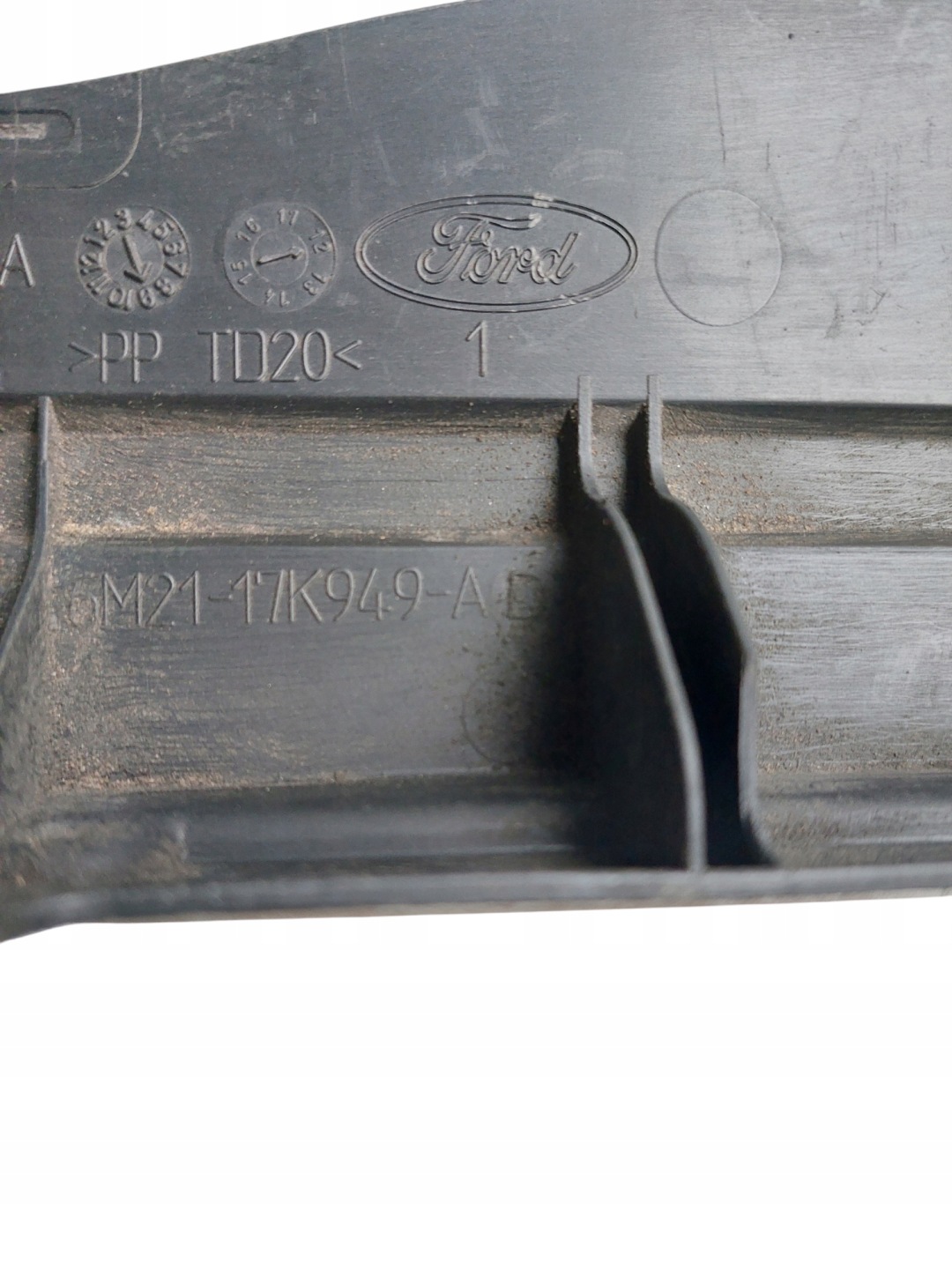 kryt stěny předního FORD GALAXY MK3 6M2117K949AD
