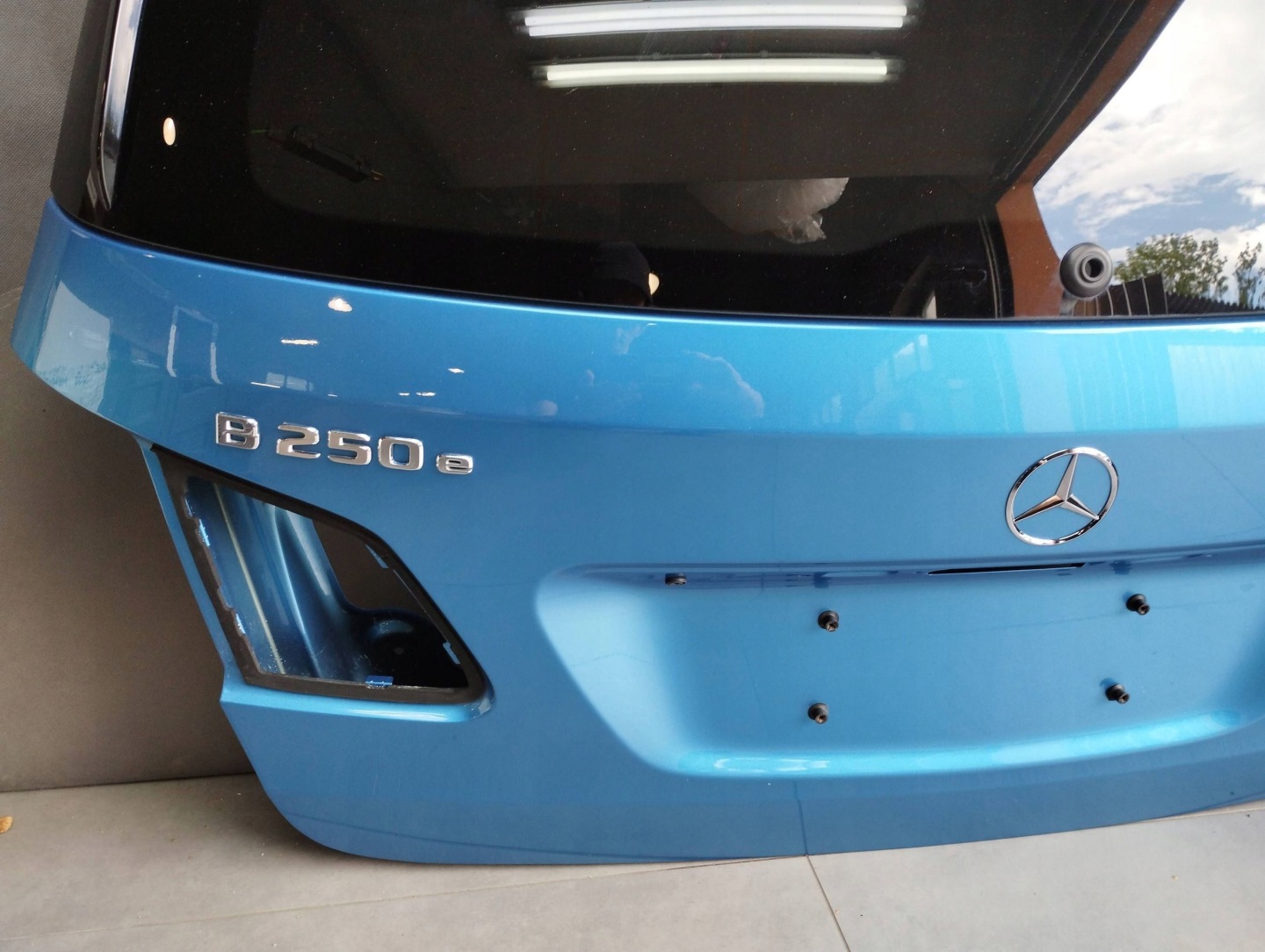 Mercedes-Benz B W246 W242 boot door window 162