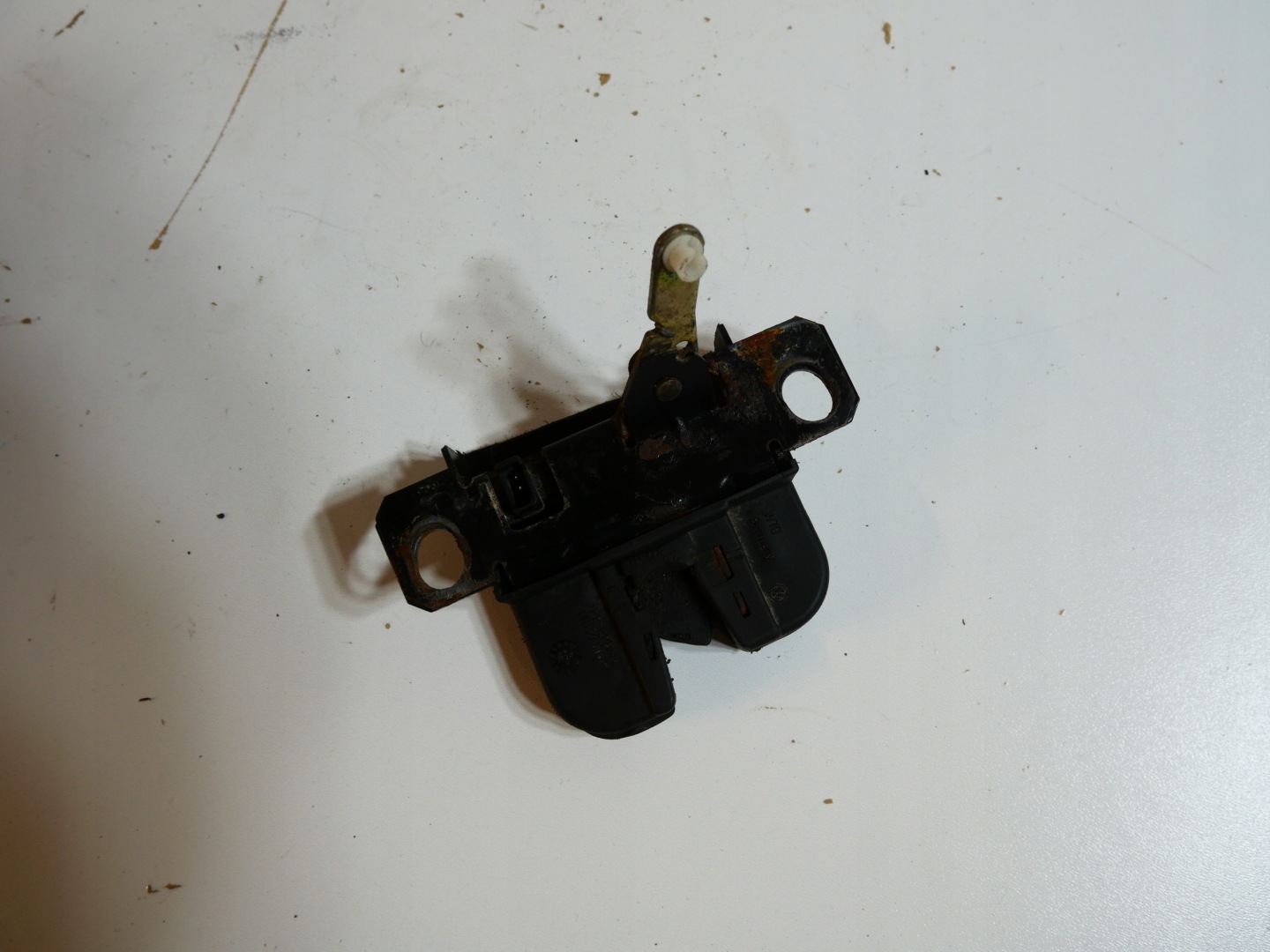 lock bonnet boot VW GOLF IV HB 1J6827505B