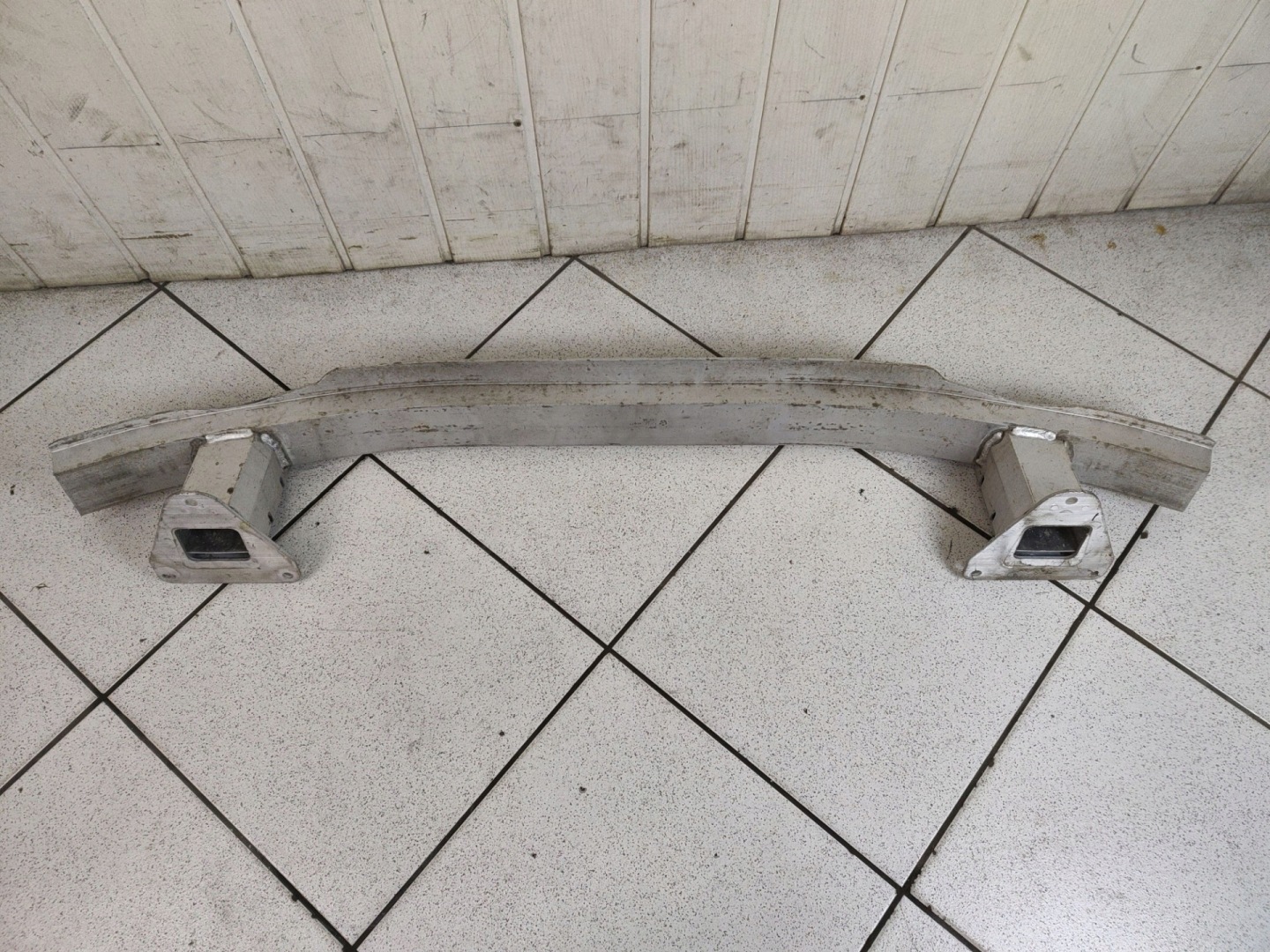 sider pillar of a bumper front Jeep Cherokee 5 2014 1741468613