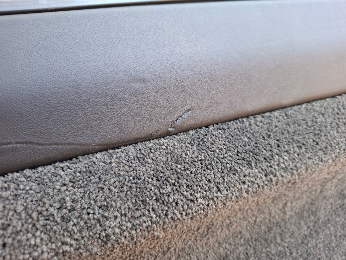 boot upholstery left BENTLEY BENTAYGA 17r