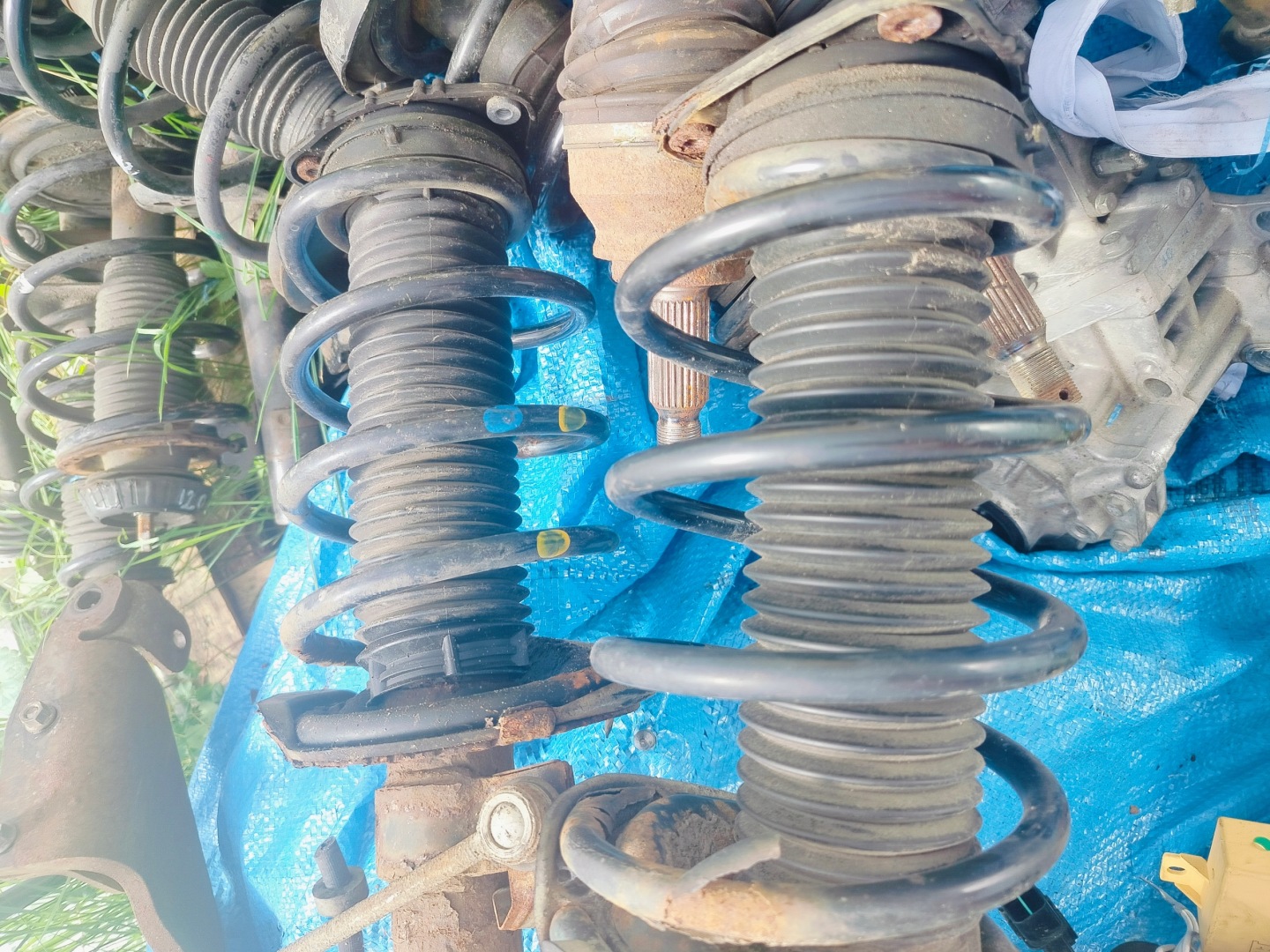 shock absorber left right AV6118045AAE front front C-MAX MK2 AV6118K001AAE