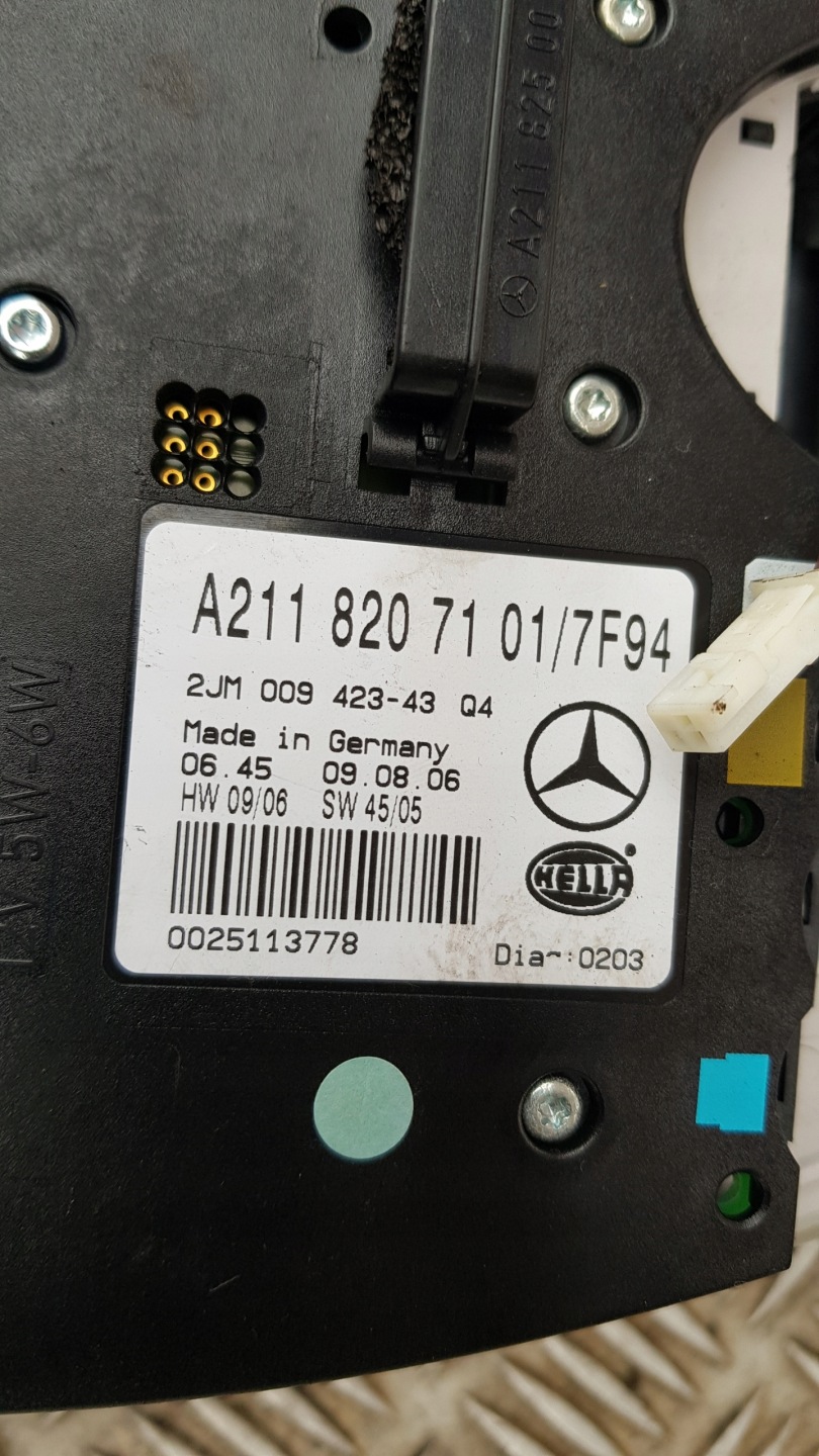 MERCEDES W211 OSWIETLENIE cabs light A2118207101
