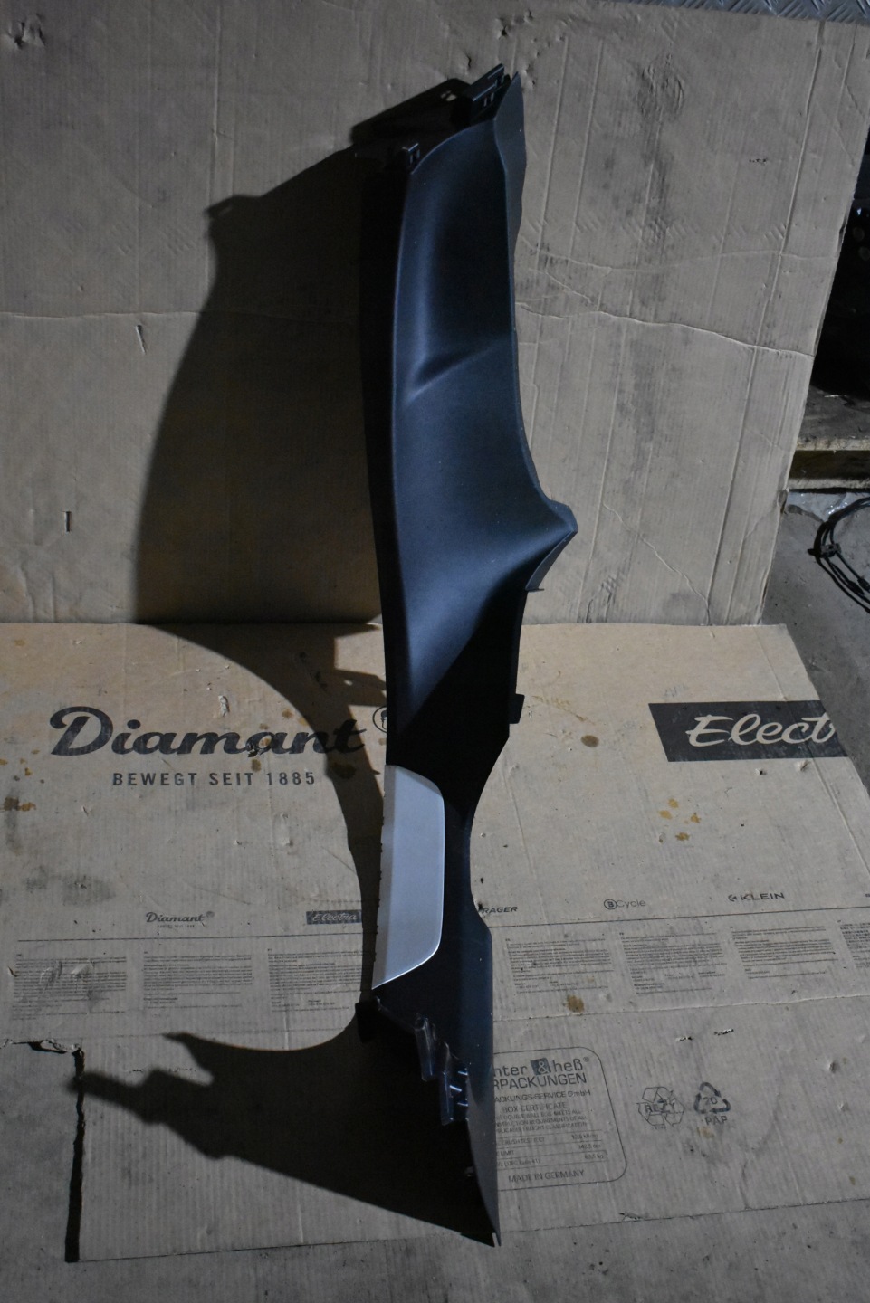 moulding cap threshold rear right PORSCHE TAYCAN 4S 1