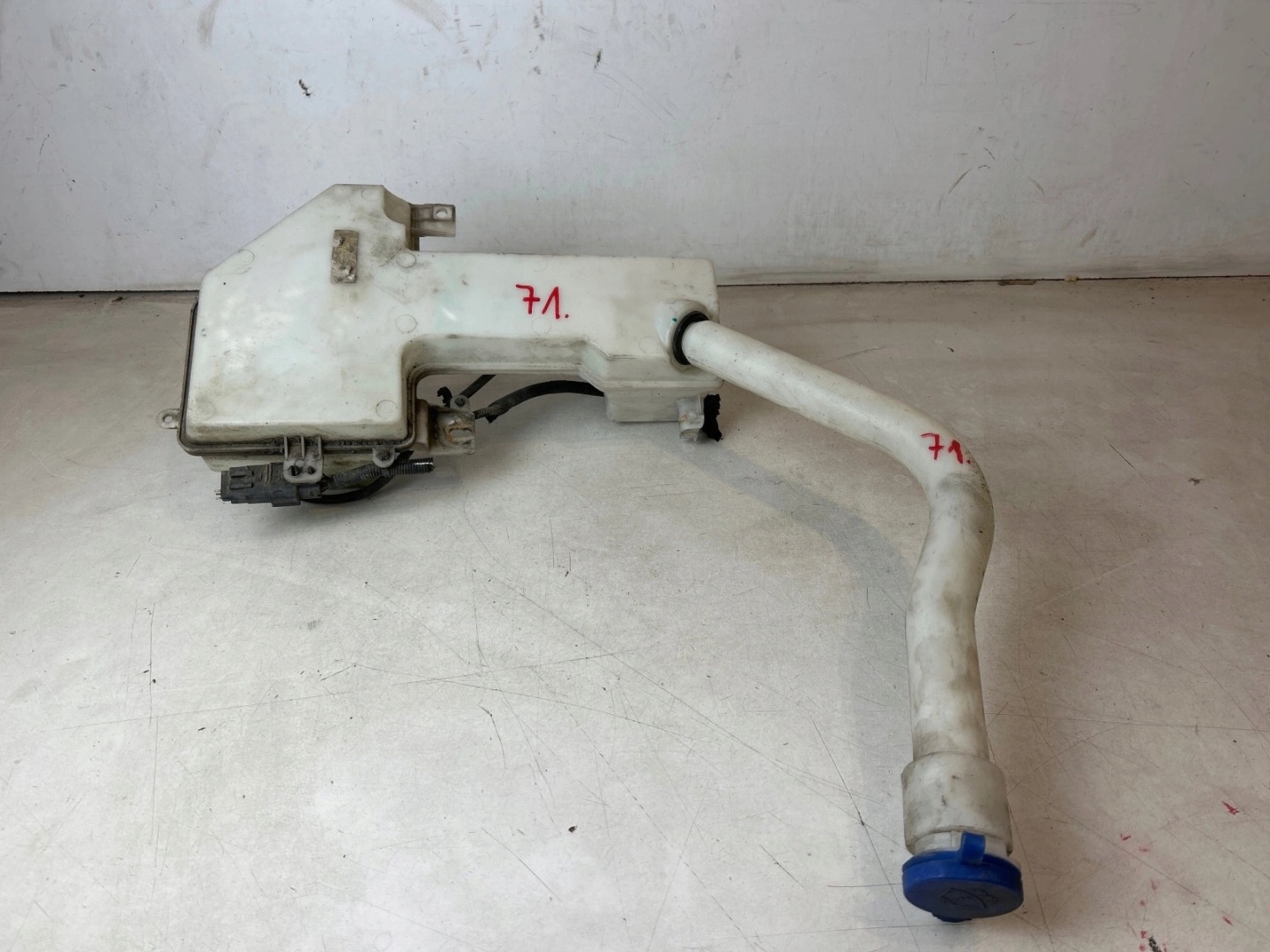 washer fluid tank Ford Transit Custom MK8