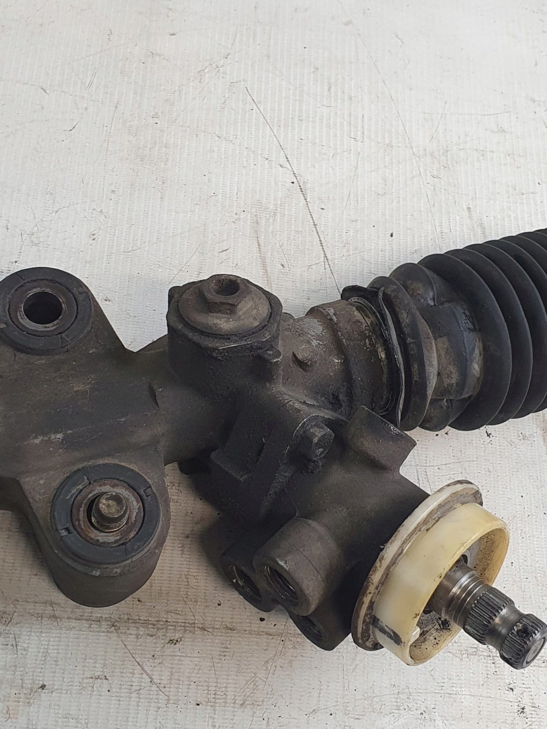 Boîter direction MAZDA 323F BJ 1.5B 99r.