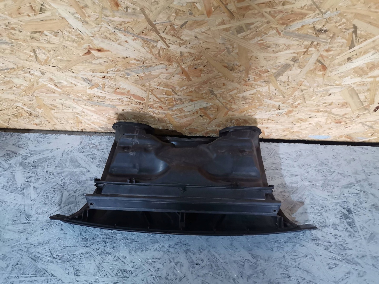 cover of a filter, cab BMW X5 E53 8409049