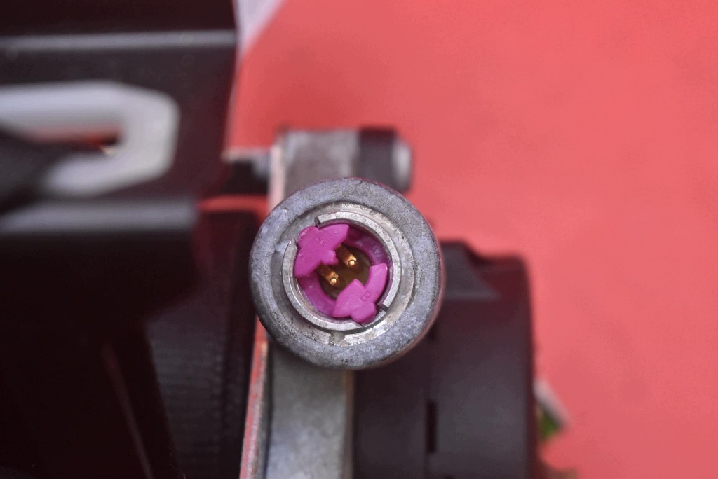 seat belt left front EU adjuster EU 3981884 VOLVO V60 1 and 13-20