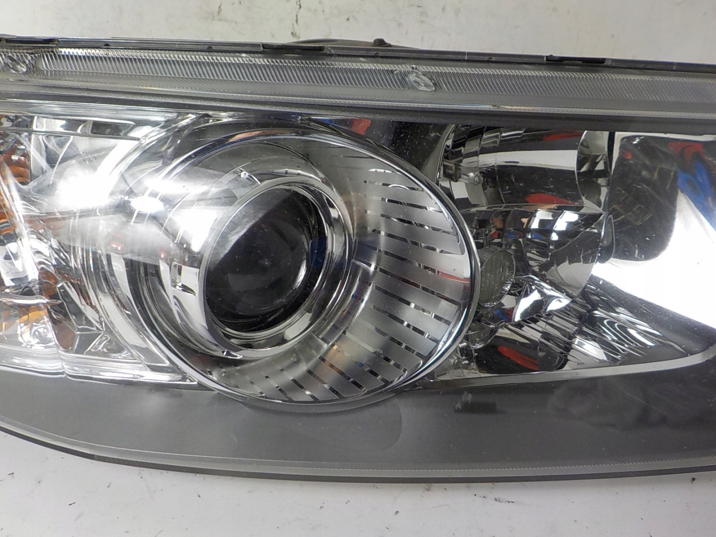 CHEVROLET CAPTIVA and LIFT light right front front UK