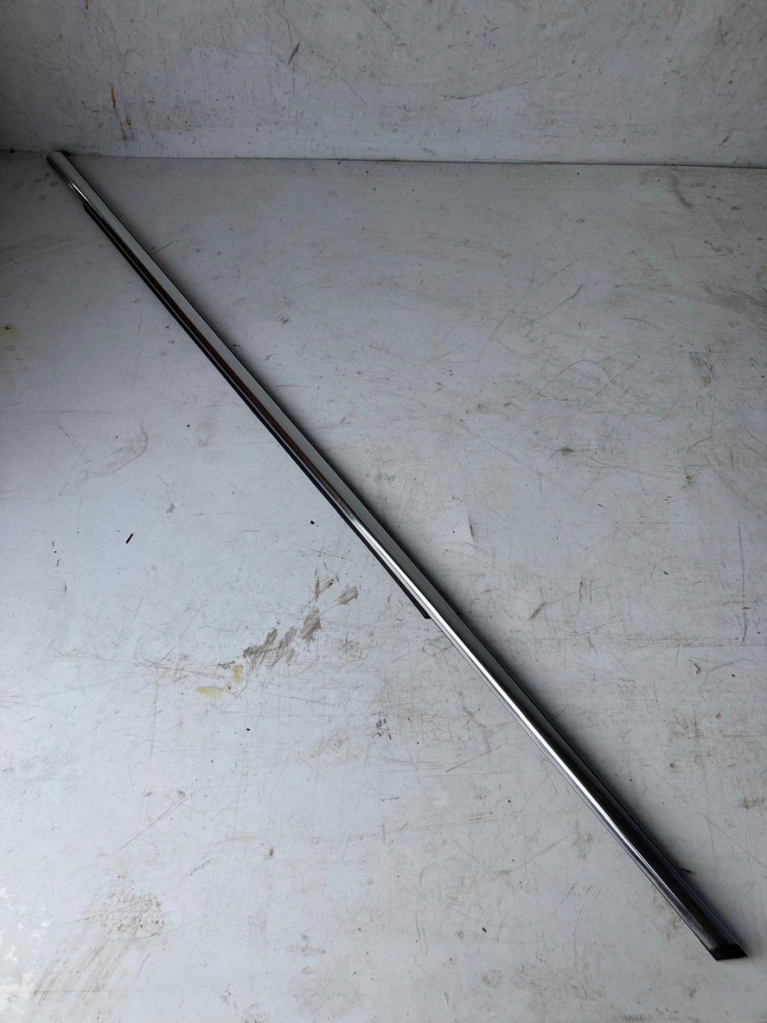 moulding dust door left front PEUGEOT 508 sedan CHROM