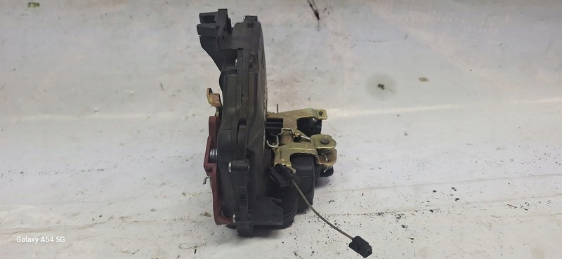 lock door right front VW JETTA 05- 601001038422P