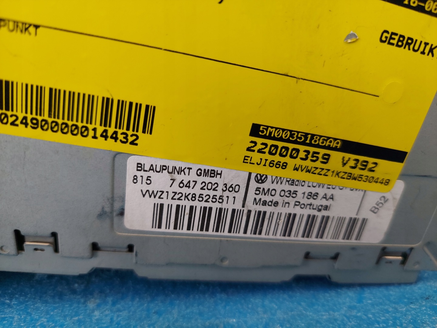 RADIO EKRAN GOLF V PLUS 5M0035186AA