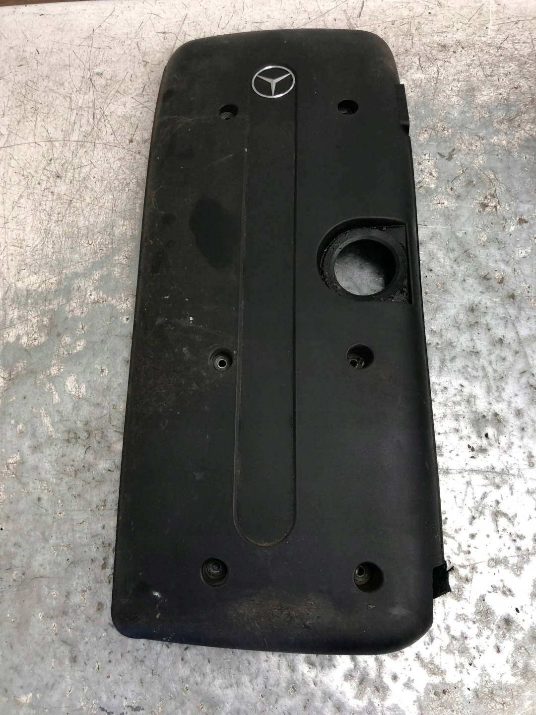 Abdeckung Blende Abdeckung DES MOTORS MERCEDES W211 A6480100367