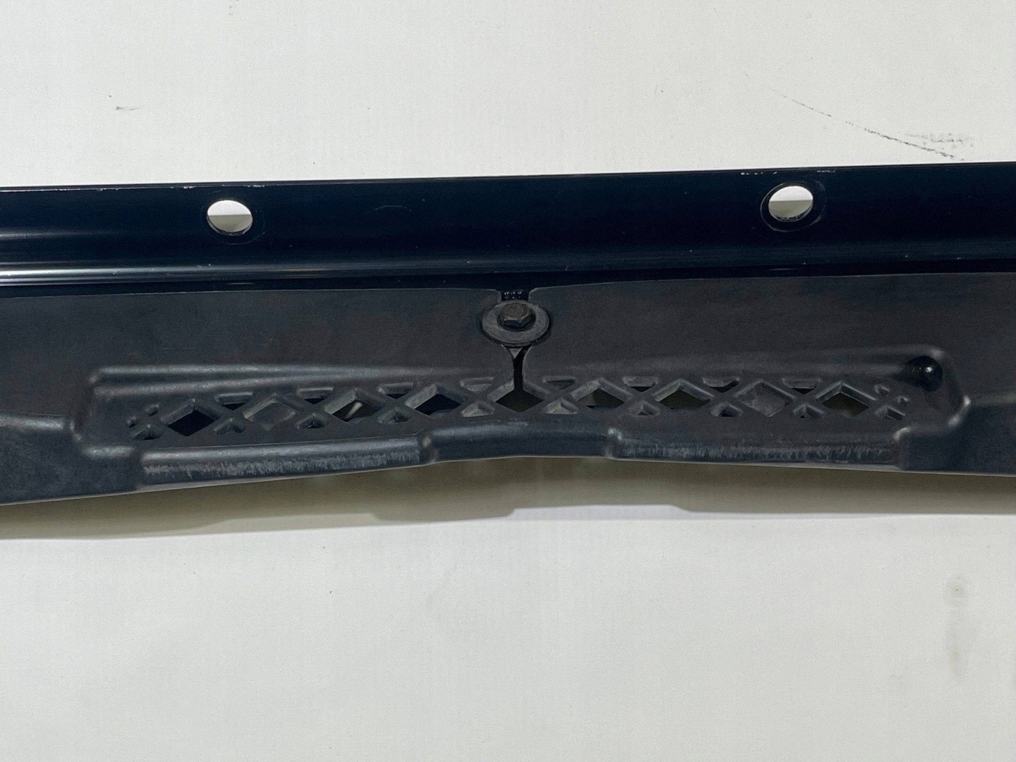 supporto staffa paraurti anteriore superiore Chevrolet Corvette C6 2005-2013