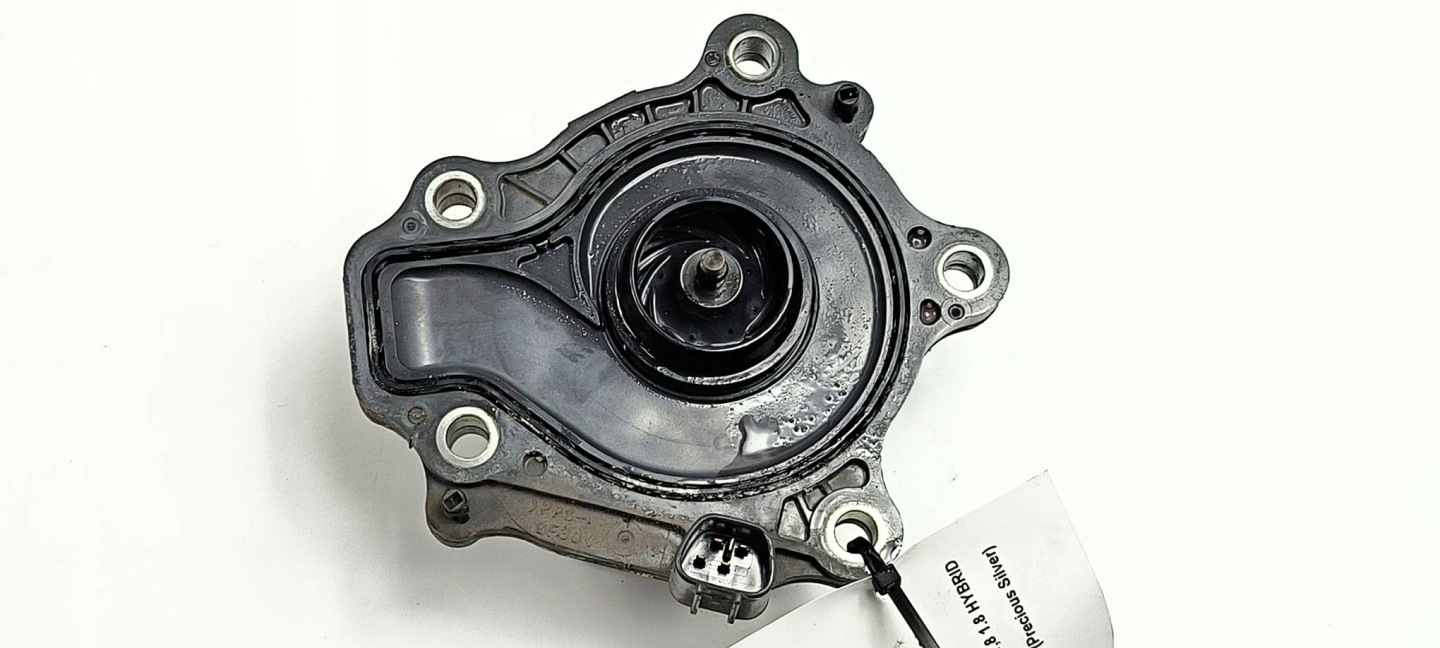 water pump 1.8 HYBRID TOYOTA COROLLA E21