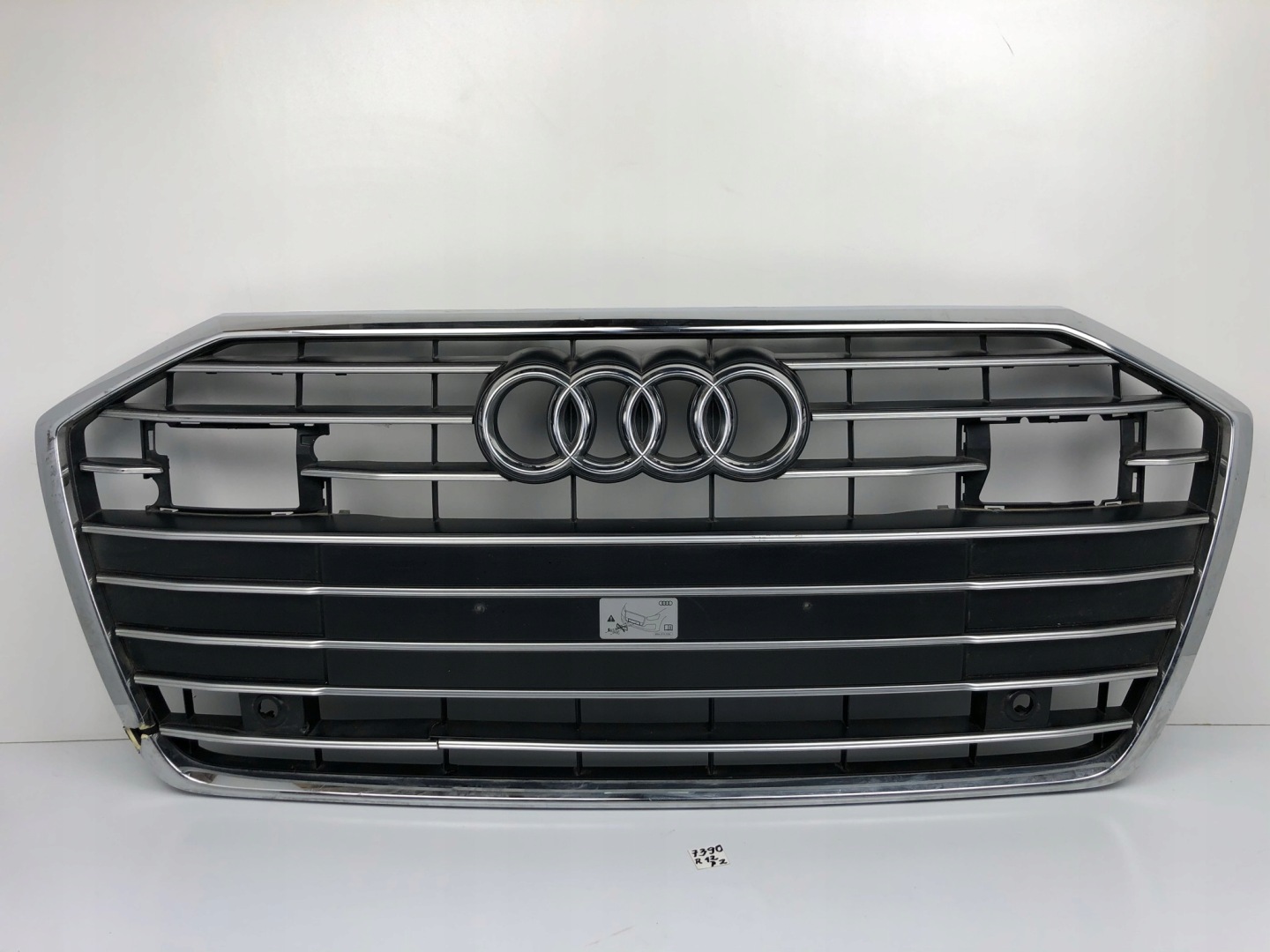 maska AUDI A6 C8 4K0 4K0853651C