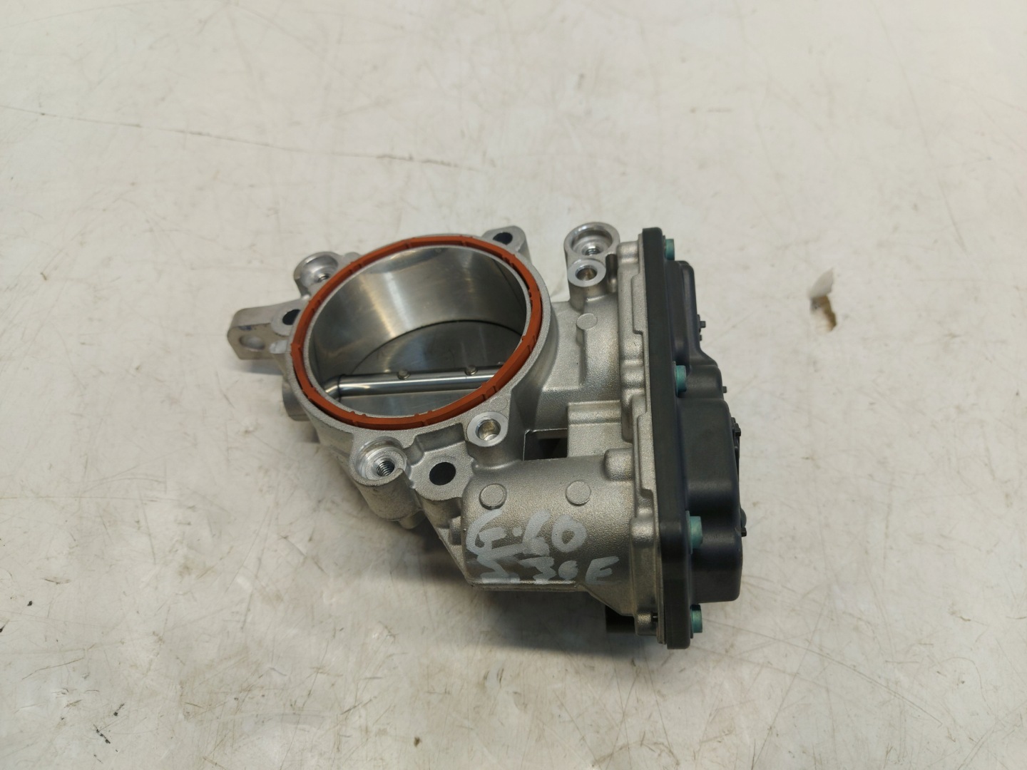 BMW 5 G60 530E x-drive Valvola a farfalla 8601651