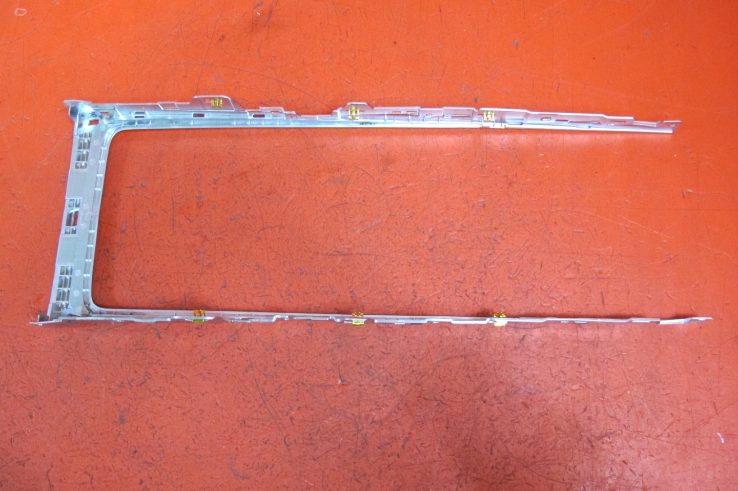 Tesla MODEL Y frame holder TUNELU SRODKOWEGO 1755548-02-A
