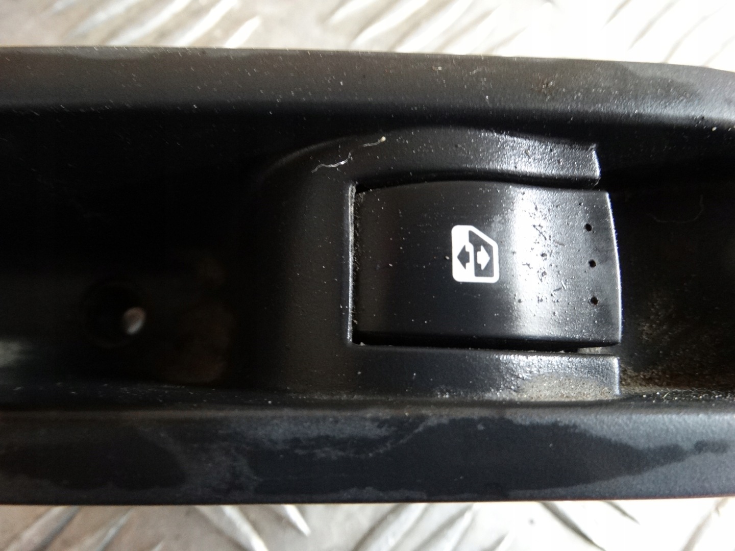 window control switch left rear part RENAULT SCENIC 156013870