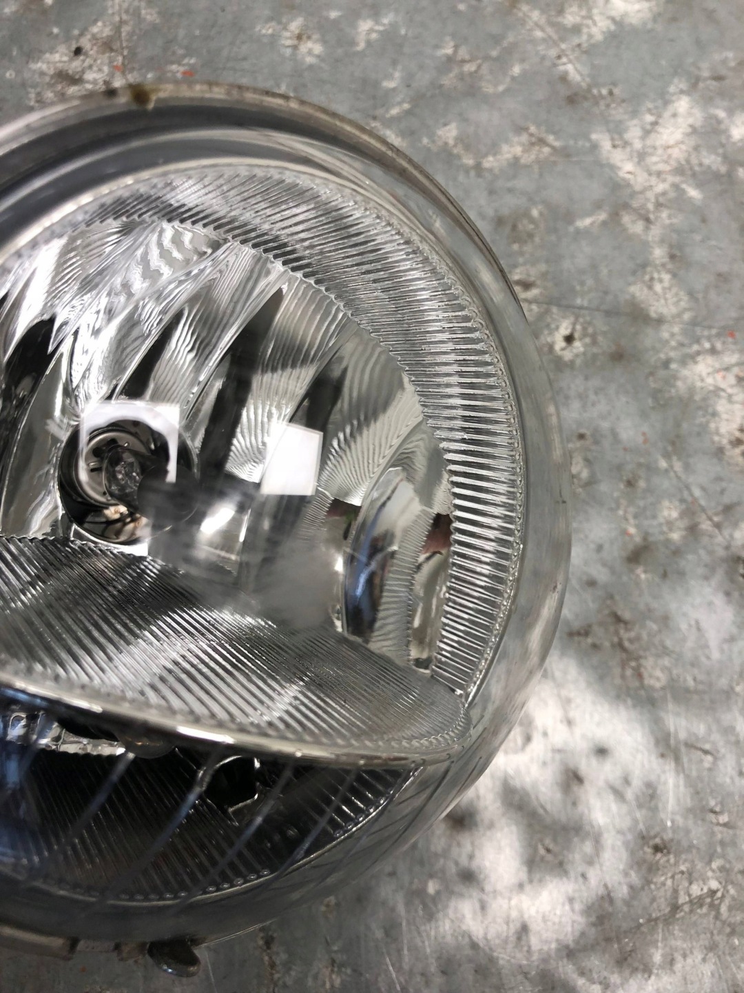 fog light left front MINI R56 1305301