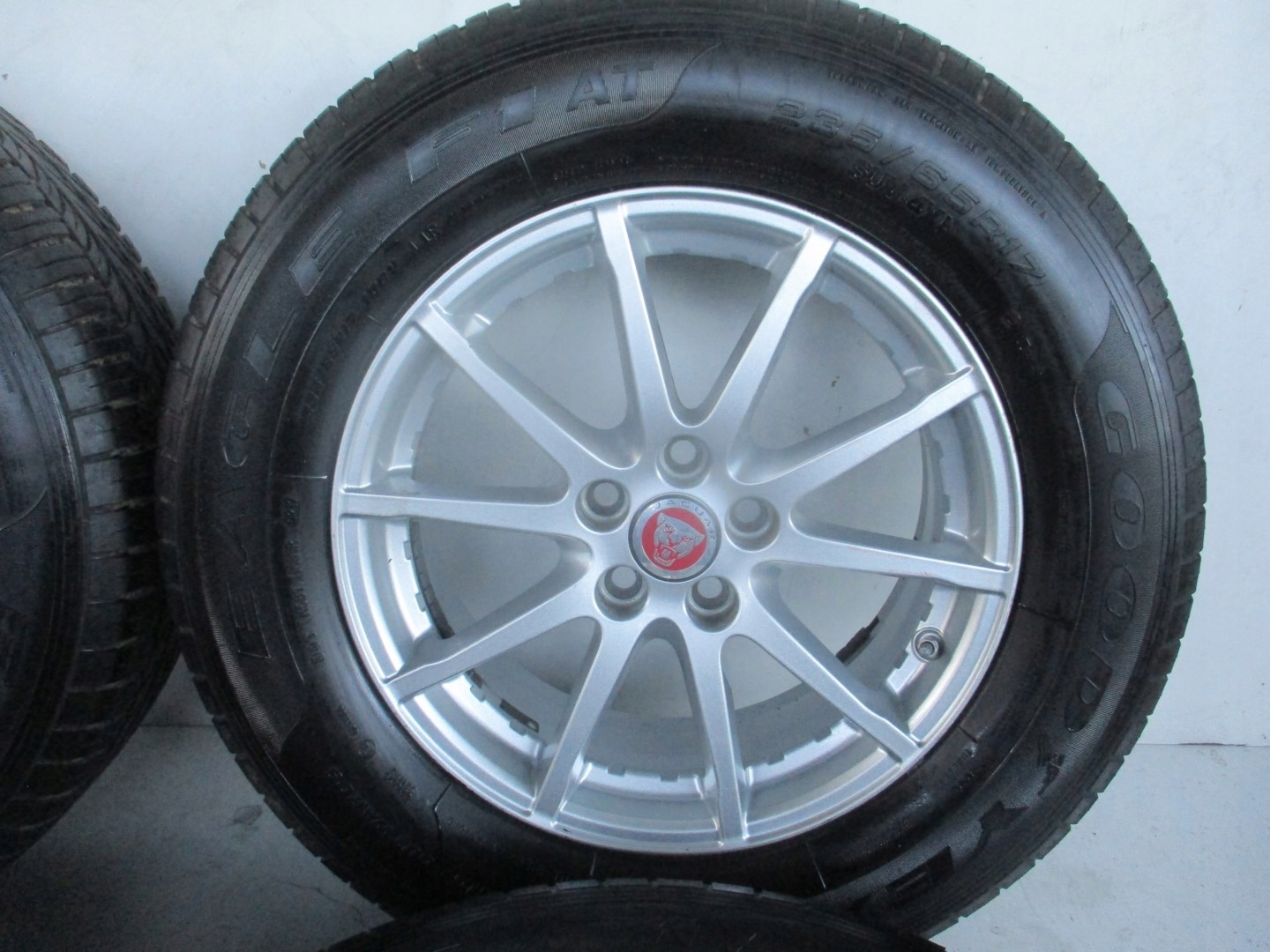 wheels discs tyres JAGUAR E PACE R17 M+S 17r