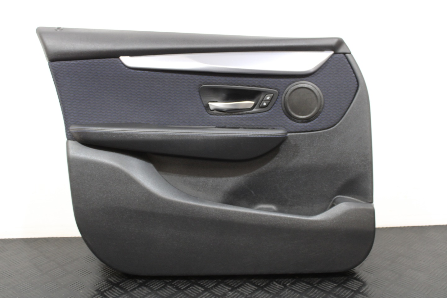 upholstery side door left front BMW 2 F45 ACTIVE TOURER