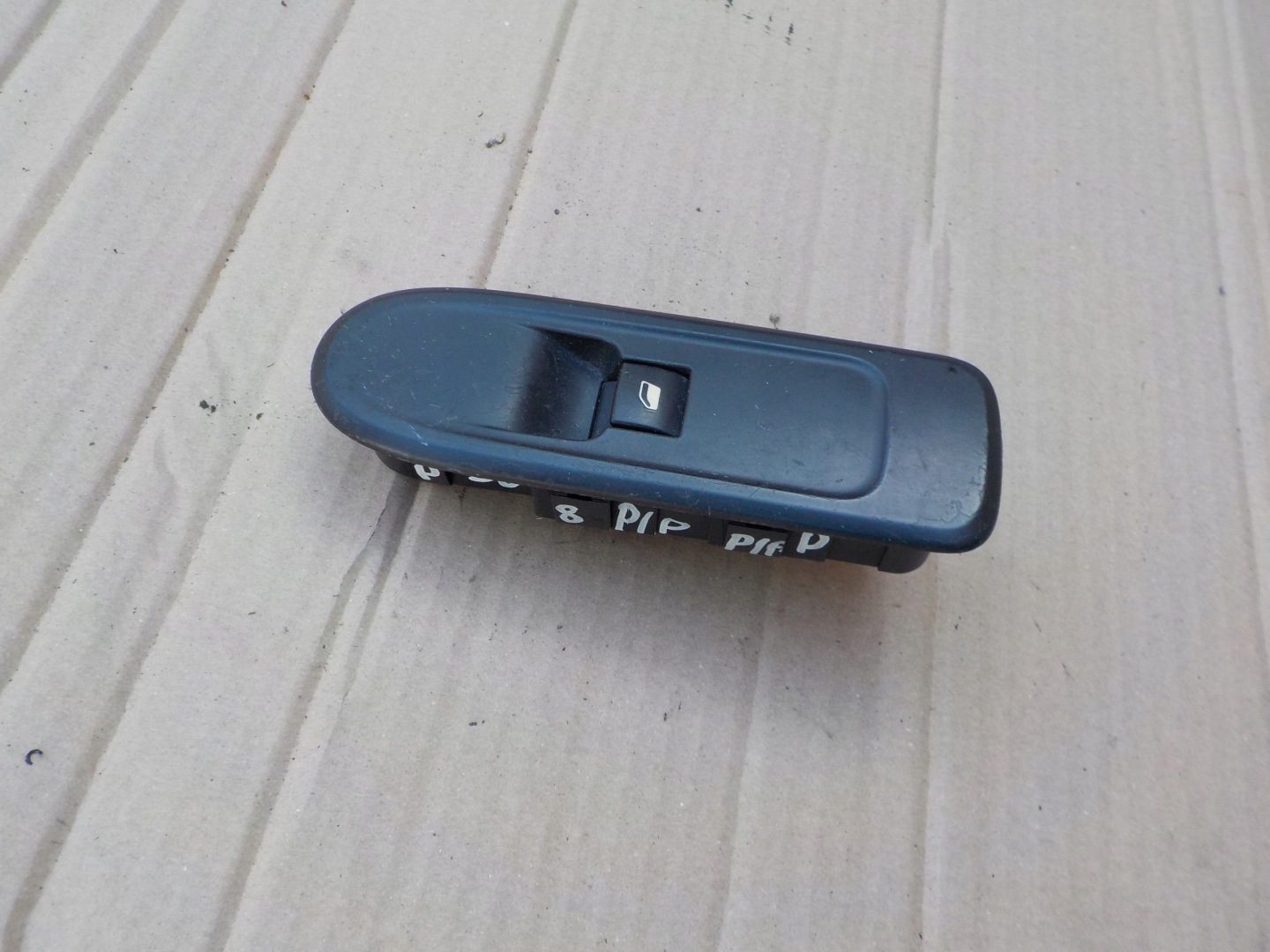 switch windows right front peugeot 308 and T7 2009r
