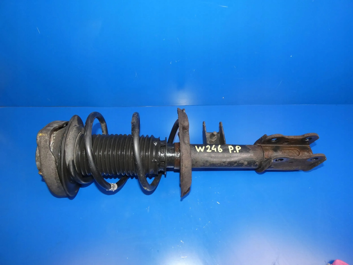 MERCEDES B KLASA W246 shock absorber right front front