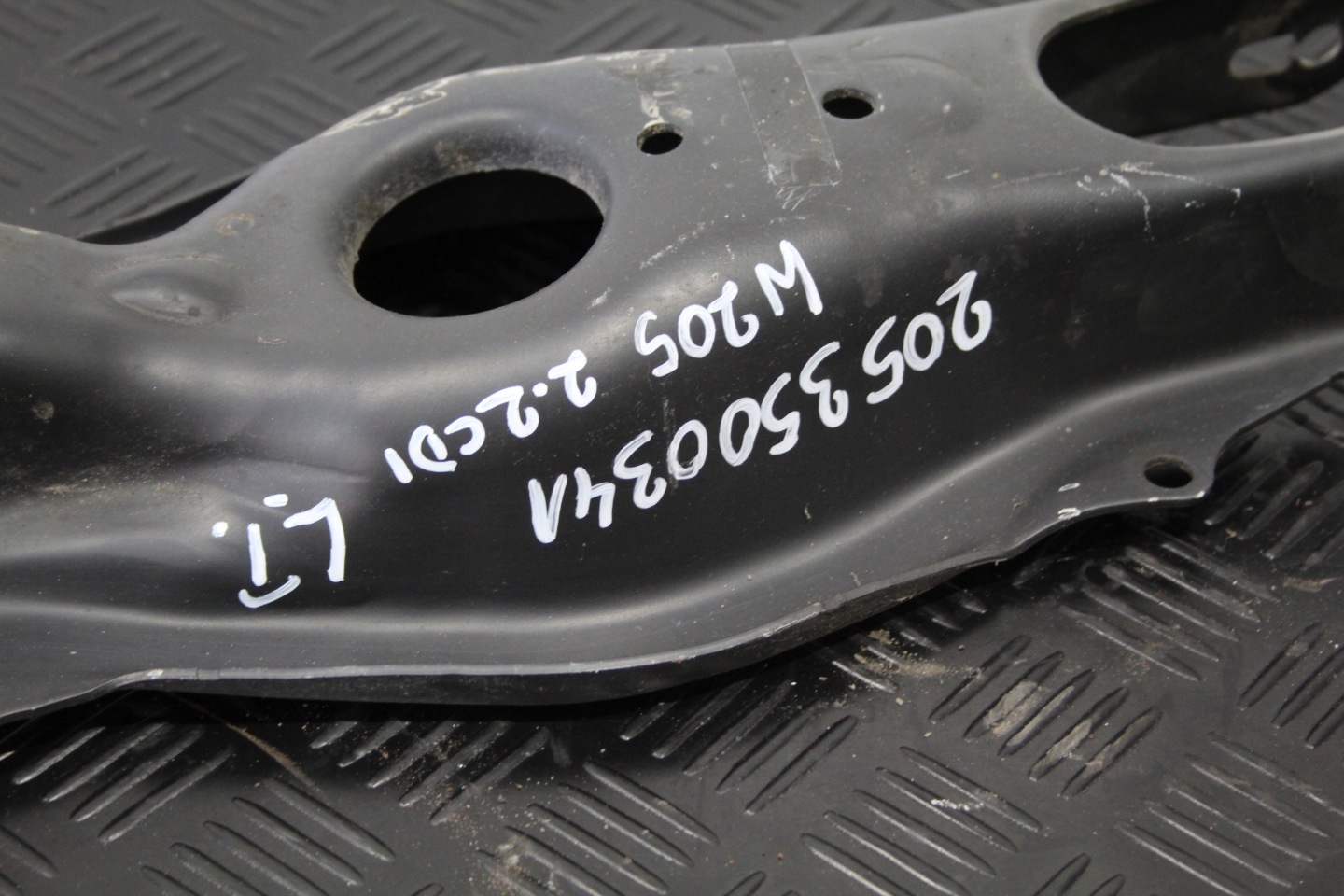 Querlenker links heck C-KLASA W205 2053500341