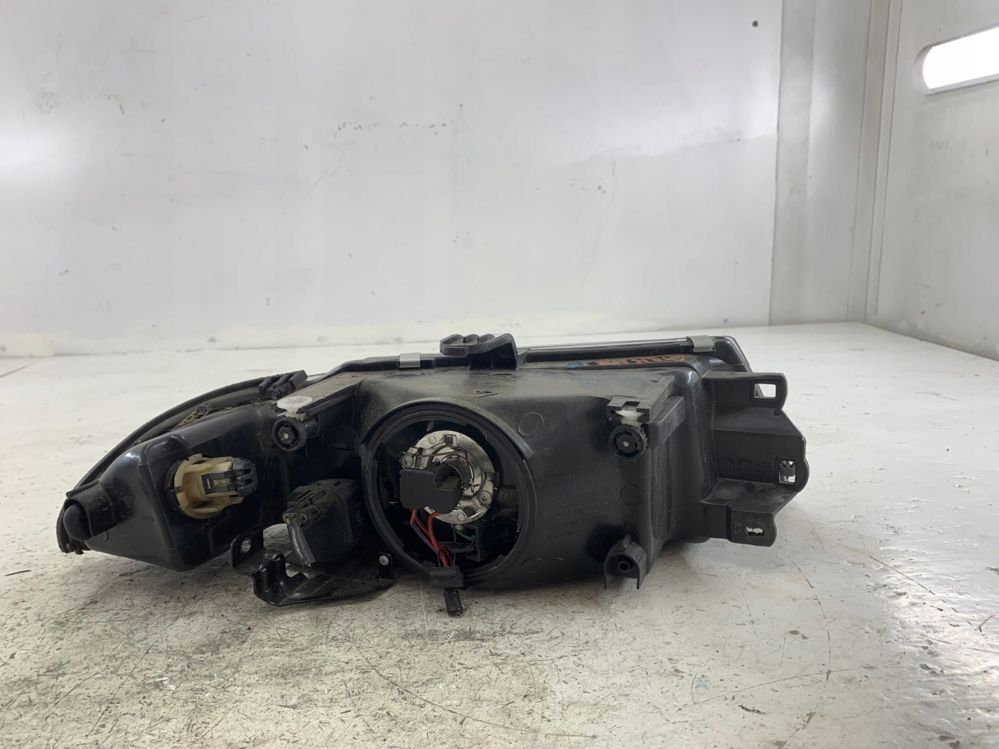 MITSUBISHI CARISMA light left front LADNA