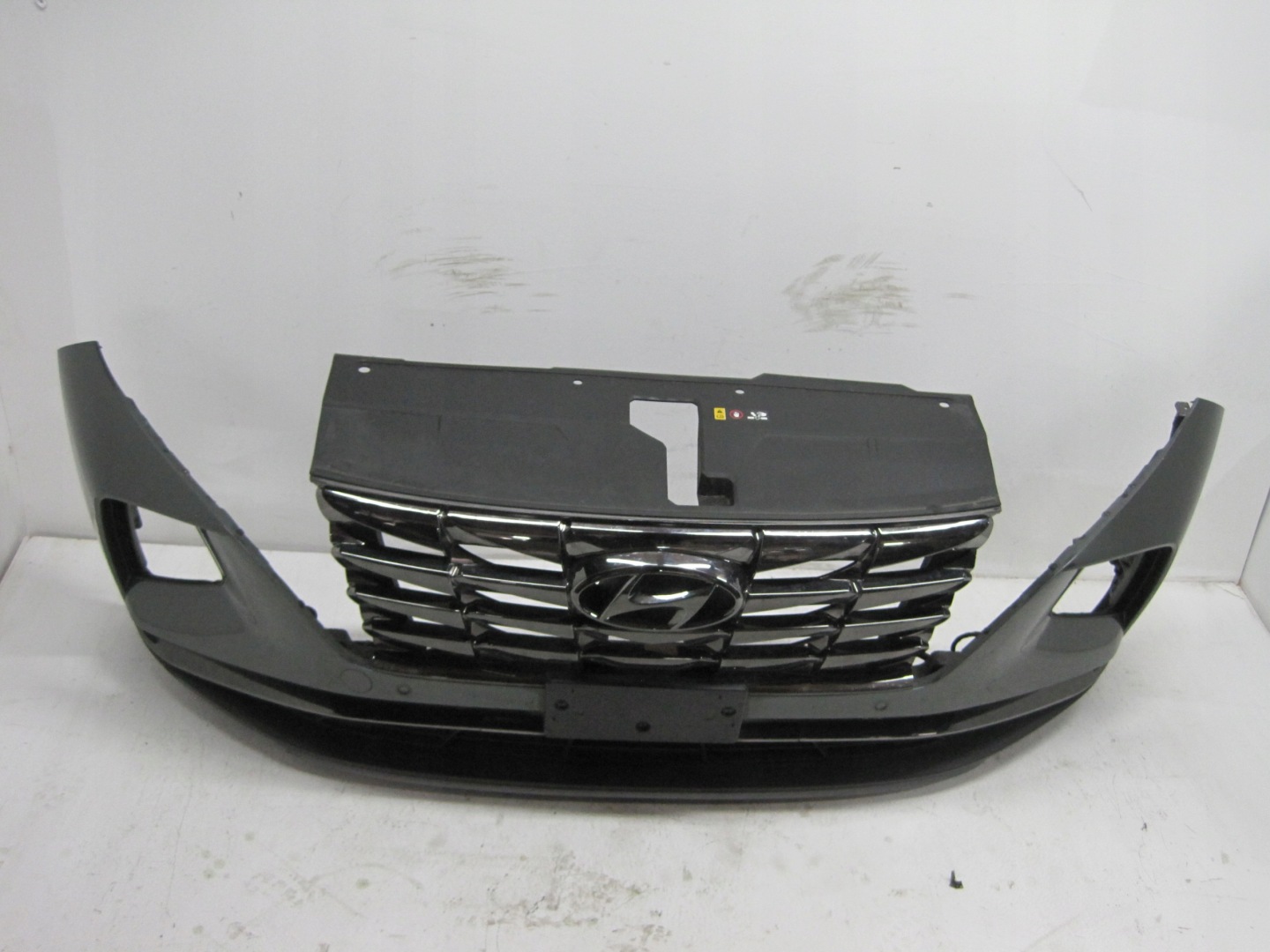 bumper HYUNDAI TUCSON IV 4 PDC 21R below RADAR front
