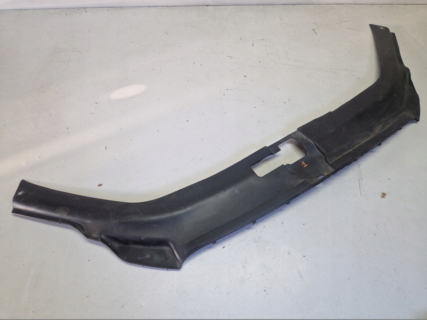 kryt stěny předního AUDI Q7 4L 4L0807081