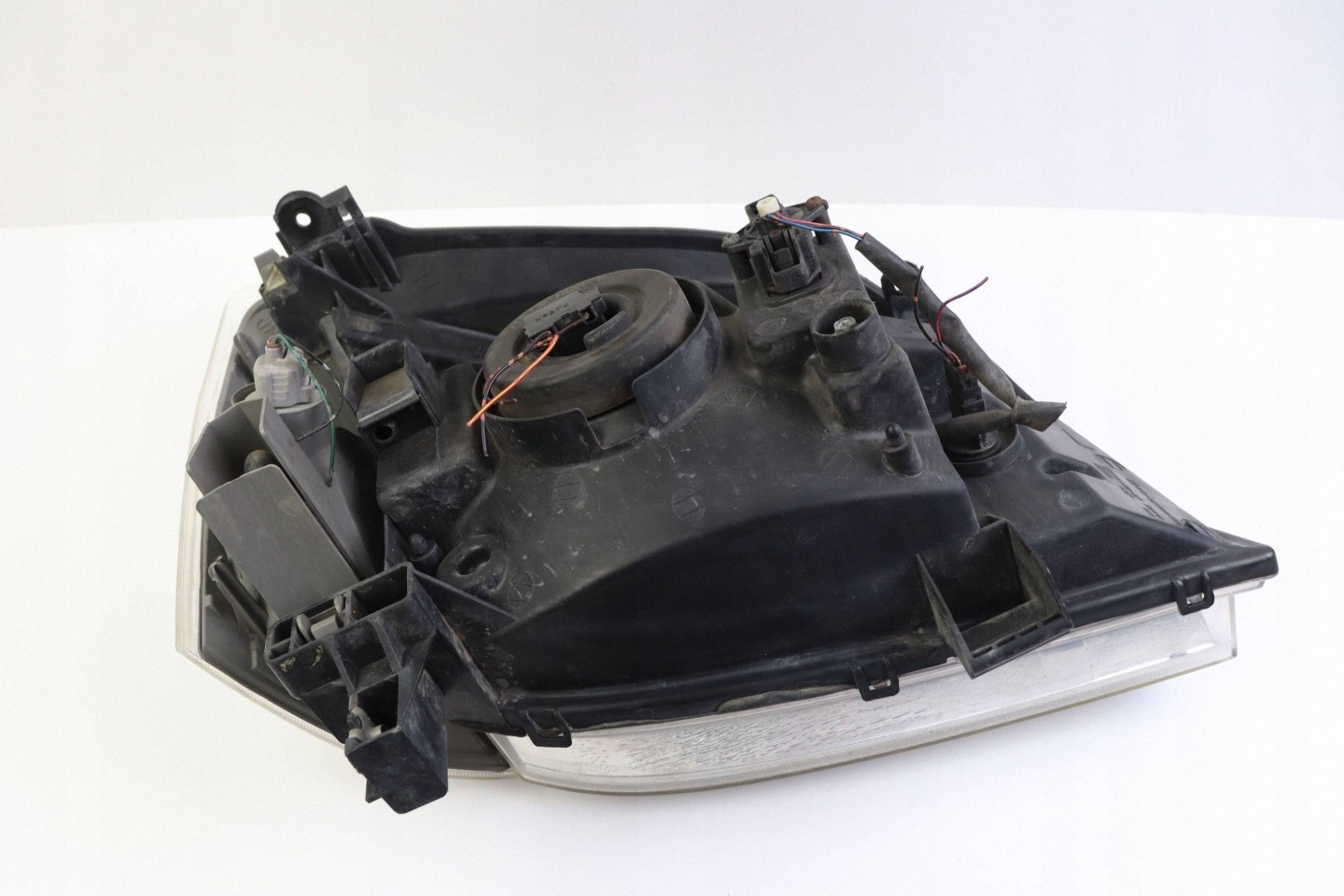 NISSAN X-TRAIL T30 light front left front E137511 EUROPA