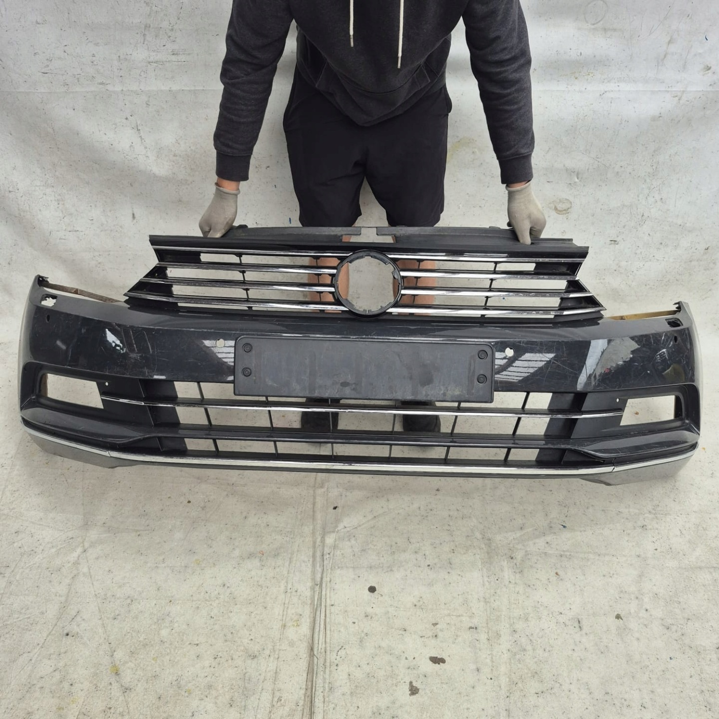 VW PASSAT B8 3G0 HIGHLINE 14- bumper front front PDC SPR 3G0807221A