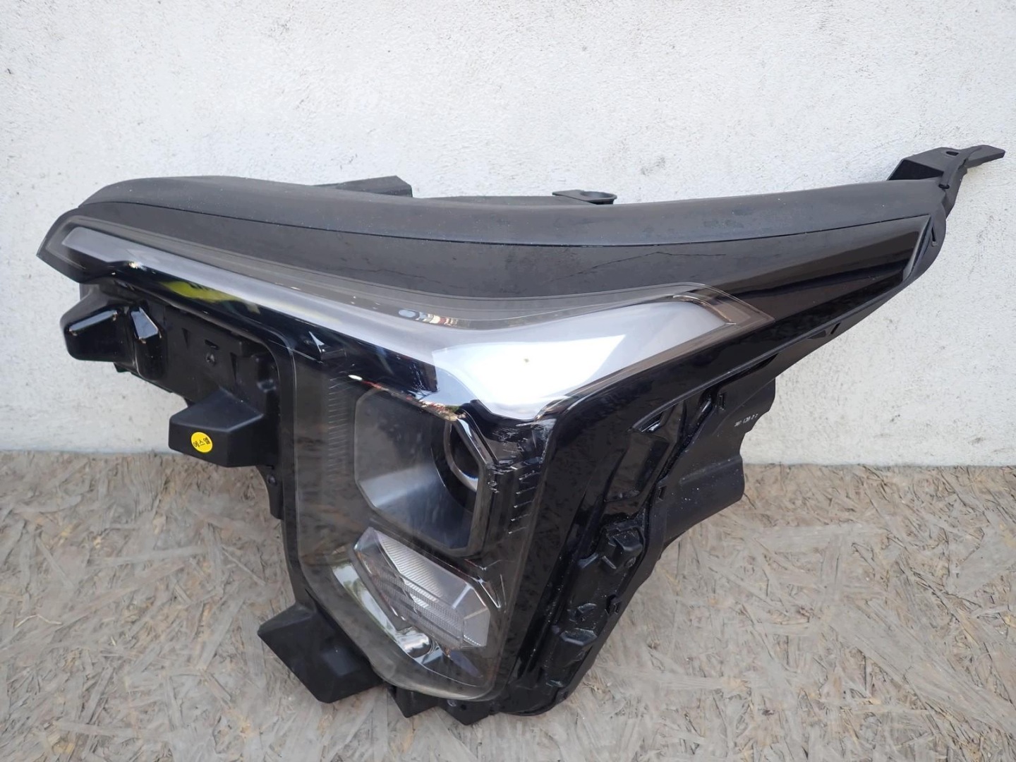light left REFLEKTOR left front LED KIA STONIC 1 and YB LIFT 2025- 92101-H86