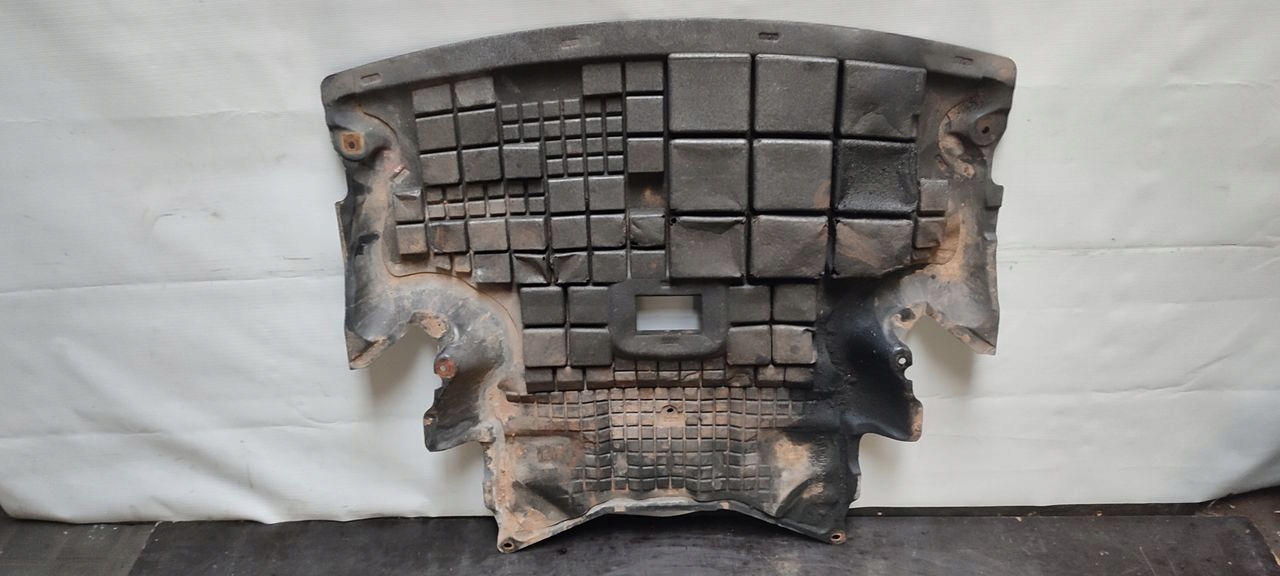 cover below engine of the engine Mercedes W209 2,7 CDI