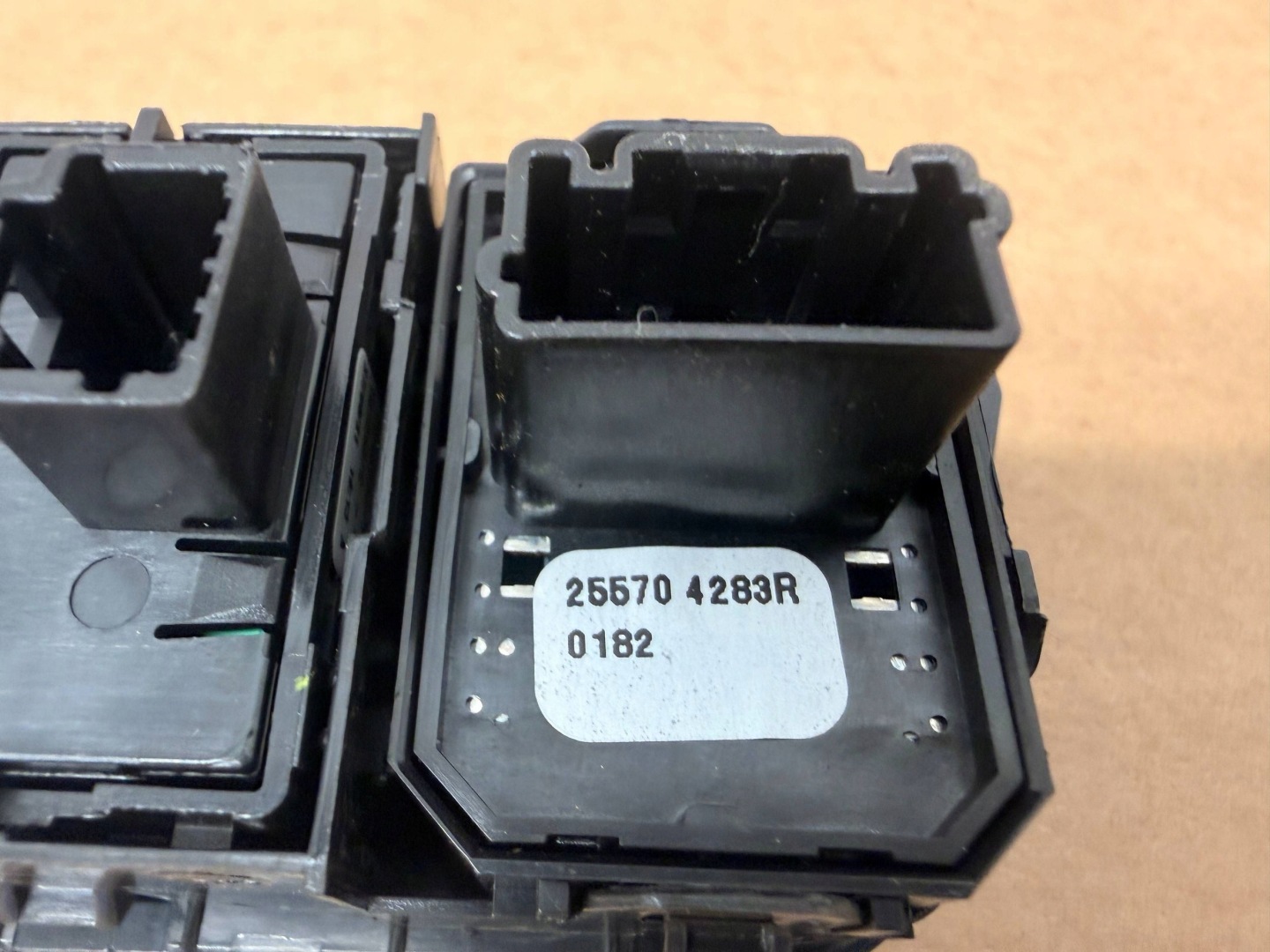 Dacia Spring mirror control switch 255704283R