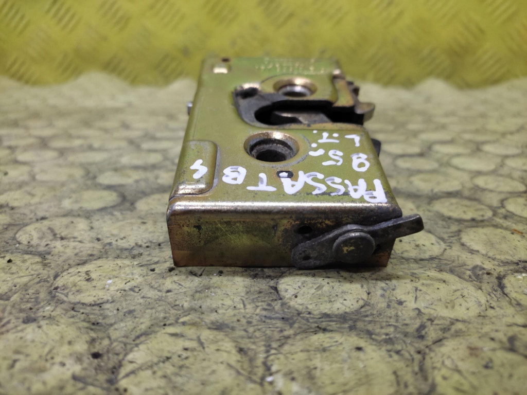 VW PASSAT B4 lock door left rear part 357839015D