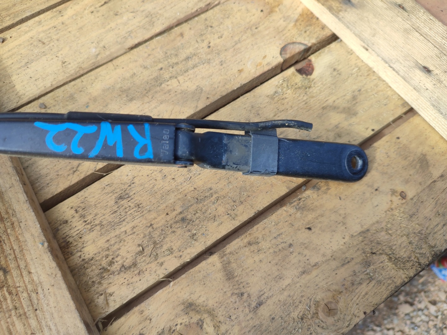 wiper arm left IVECO DAILY IV 06-14 80005697B