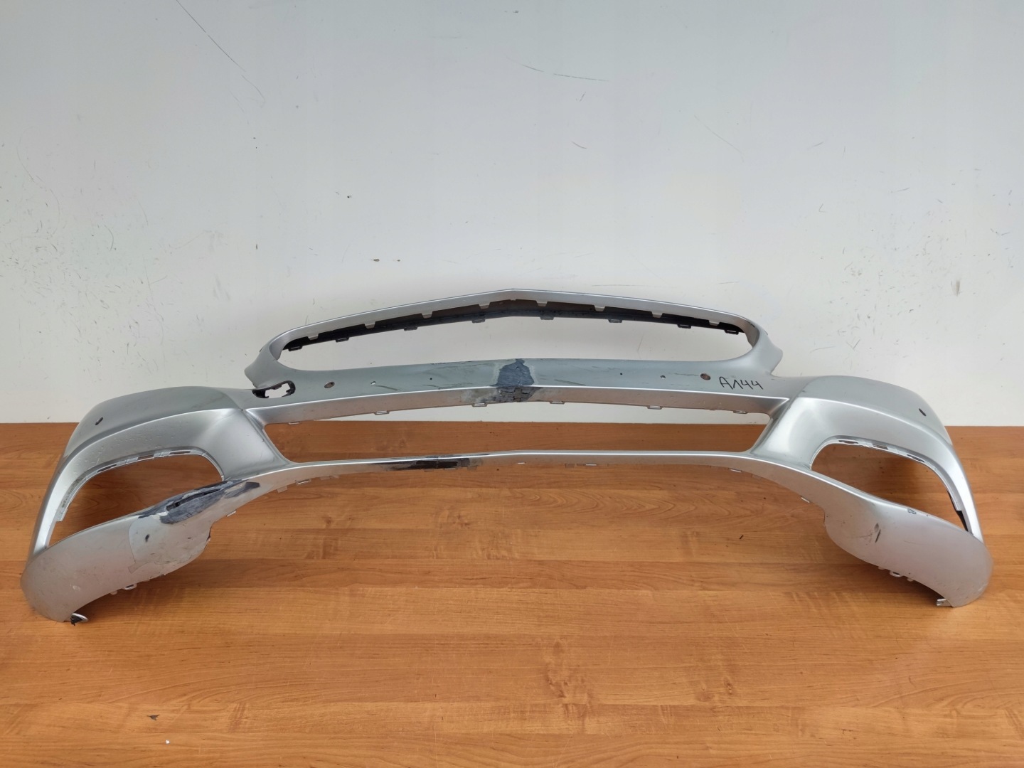 MERCEDES C-KLASA W205 bumper front NAPRAWIANY