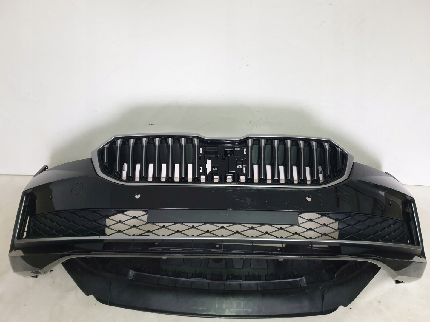 SKODA SUPERB IV 3P0 23-> bumper front front 4 x PDC cover 3P0807221