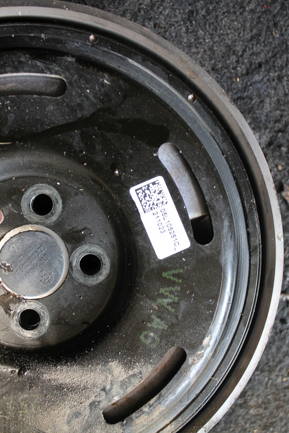 2140. pulley 05L105251C