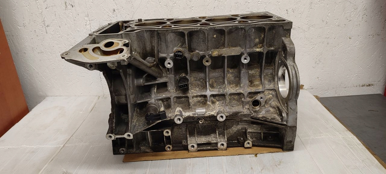 Blok dol MOTORU BMW E90 2,0i