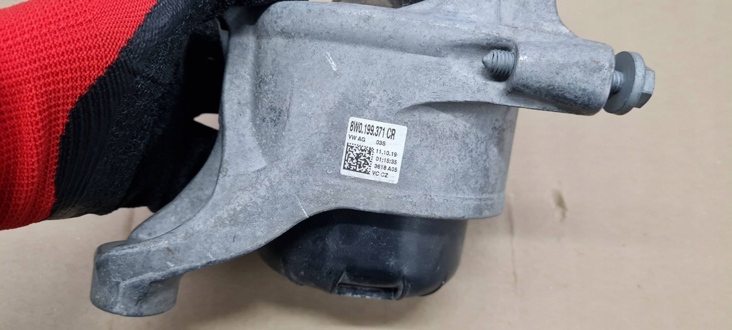 A4 B9 8W engine mount 8W0199371CR A5 8W