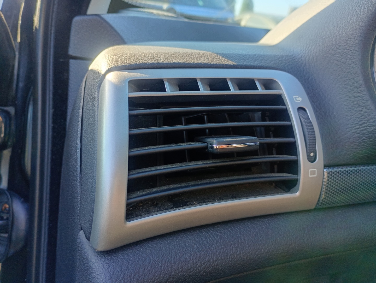 grid air conditioning devices air left driver´s Peugeot 407 SW 04-10