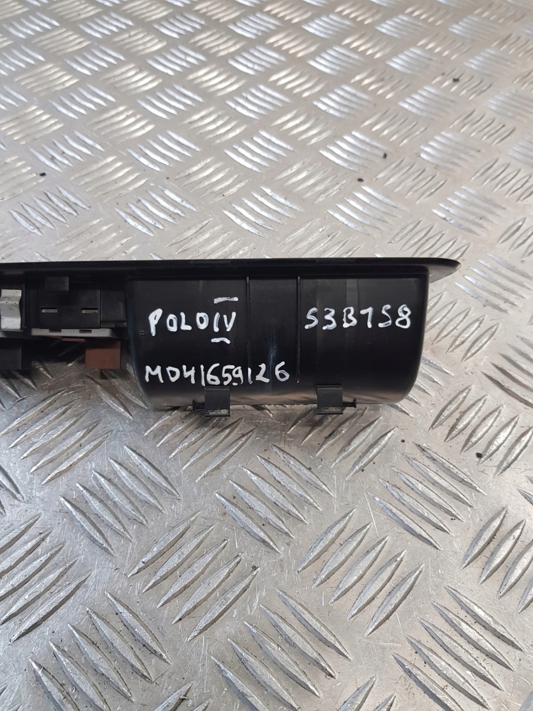 control panel of the window 6Q1867171F VW POLO IV 01R