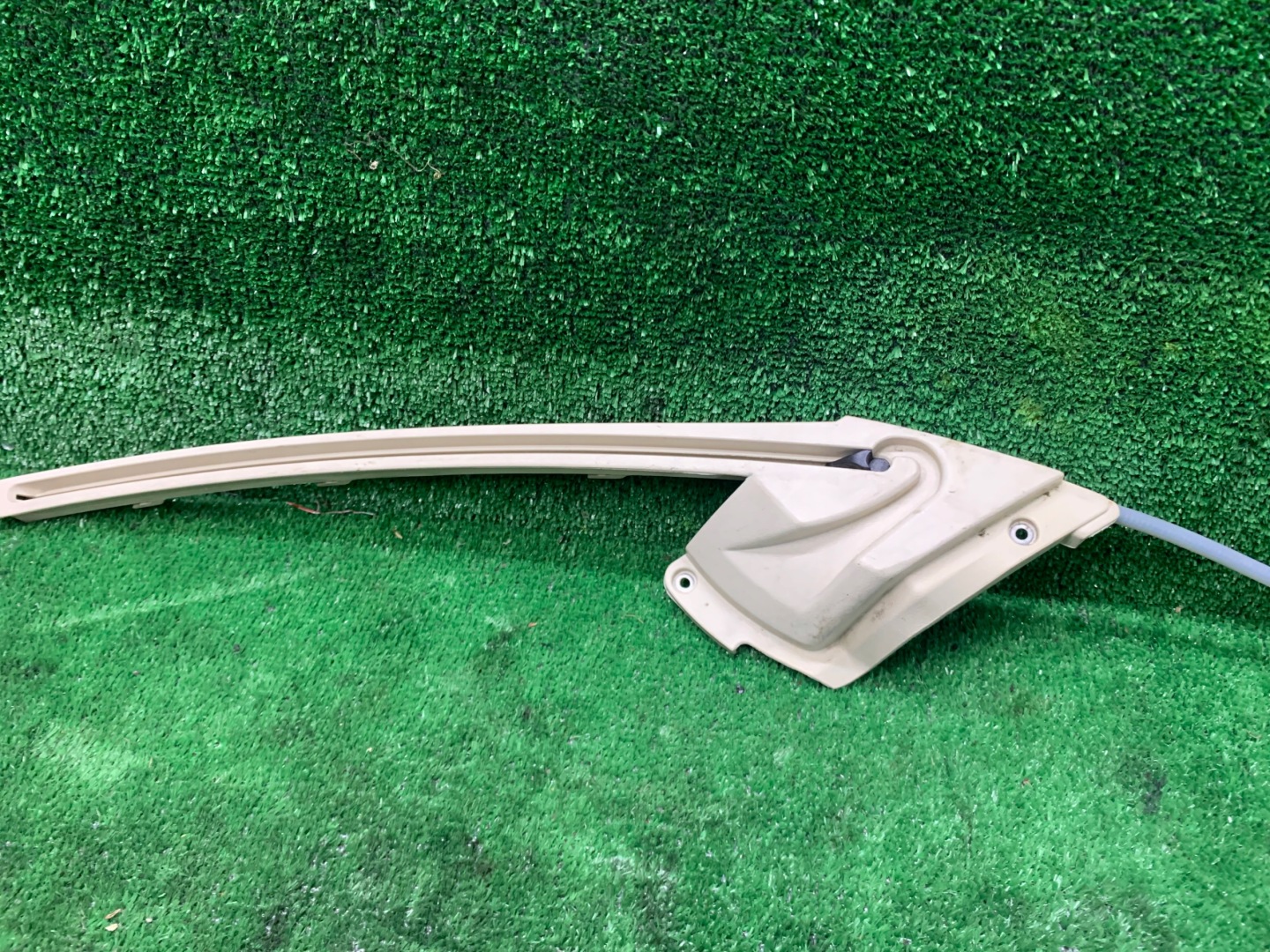 Mercedes W211 prowadnica rolety electrical boot right KOMBI