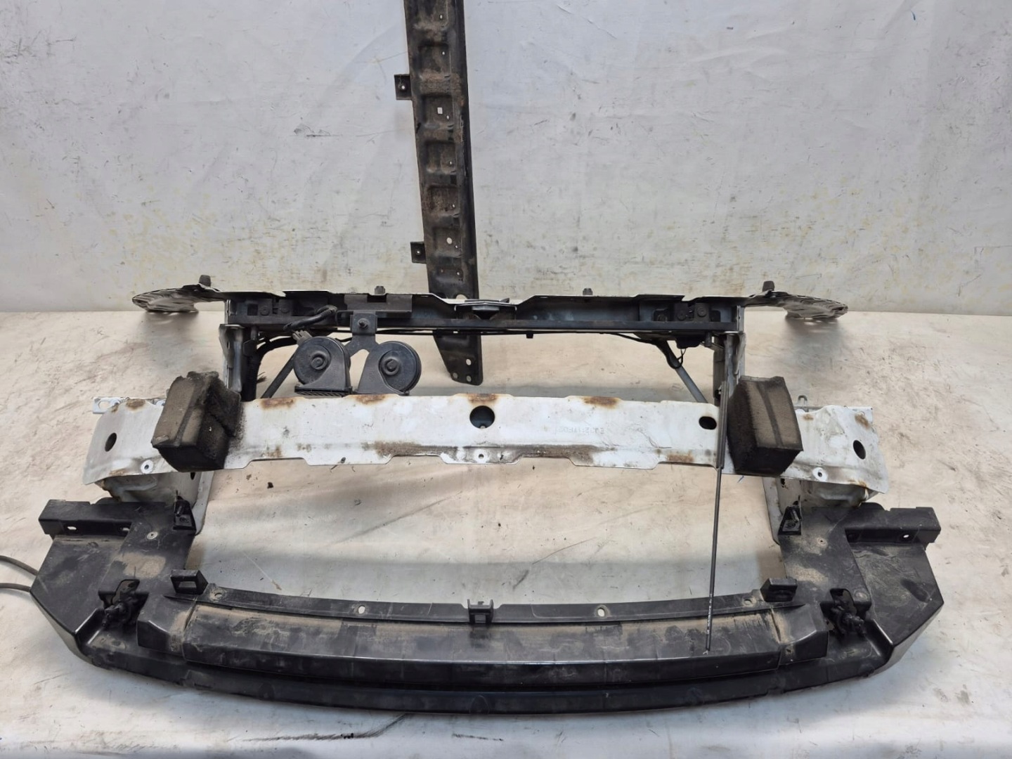 RANGE ROVER EVOQUE and 11- sider front front below radiator